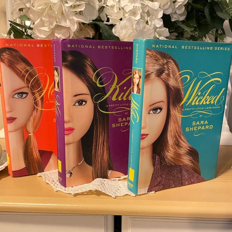 1st Ed A Pretty Little Liars Series