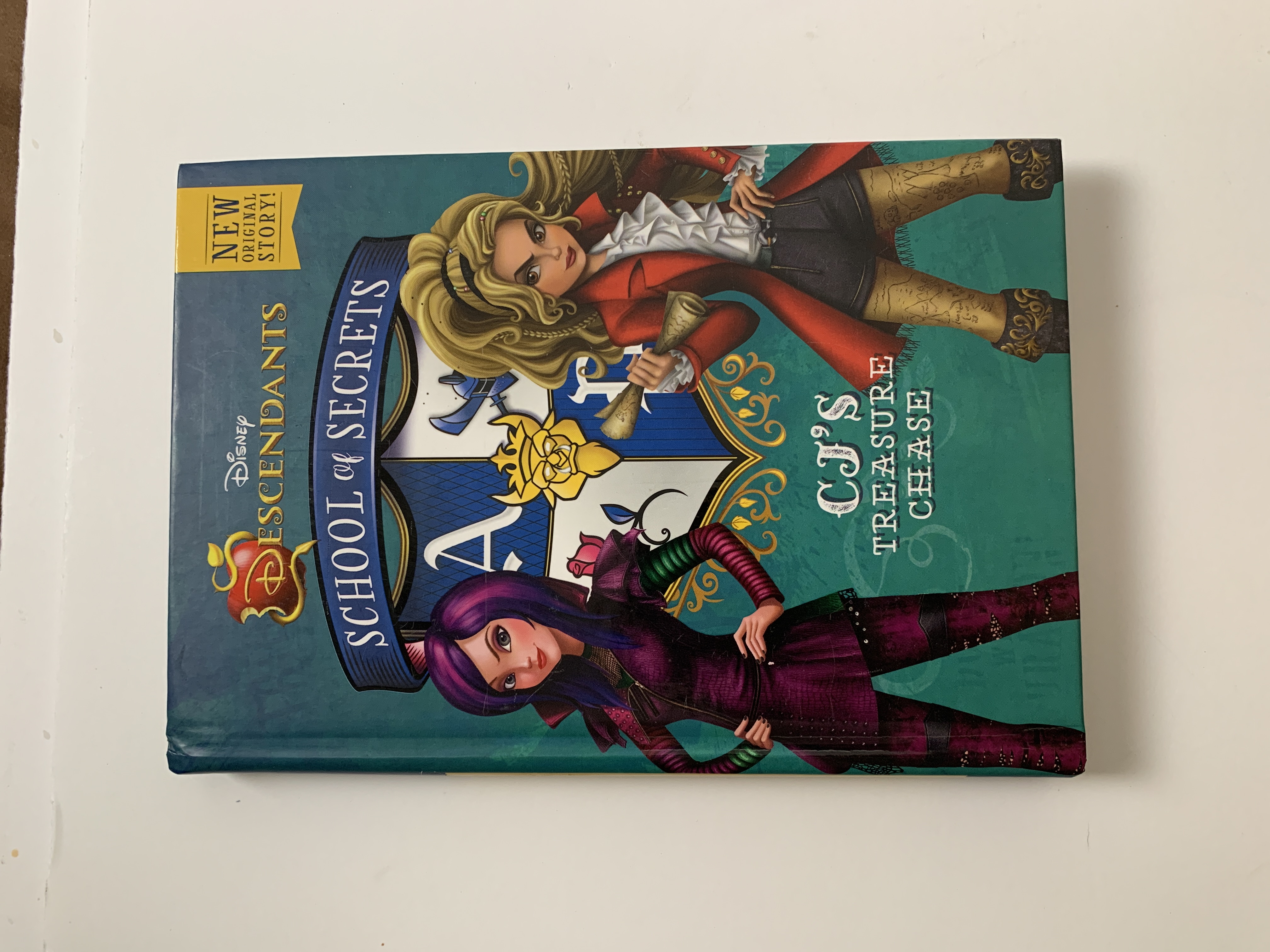 School of Secrets: CJ's Treasure Chase (Disney Descendants)