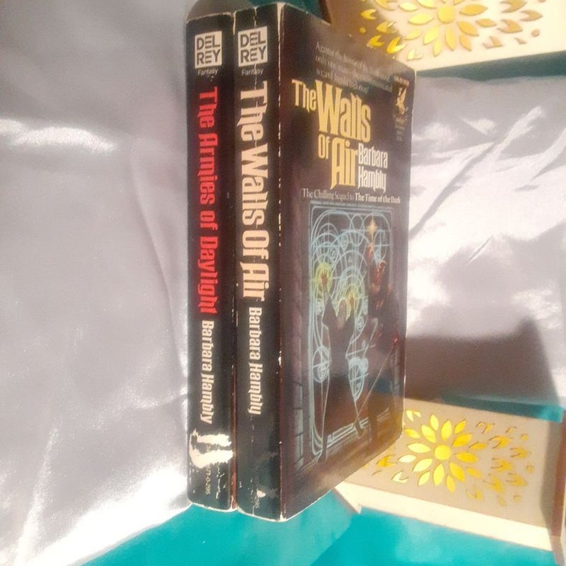 2 SIGNED Darwath trilogy Books 2 & 3 by Barbara Hambly! The Walls of Air, The Armies of Daylight