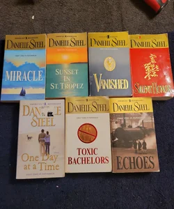 Danielle Steel Lot of 7 Paperbacks 