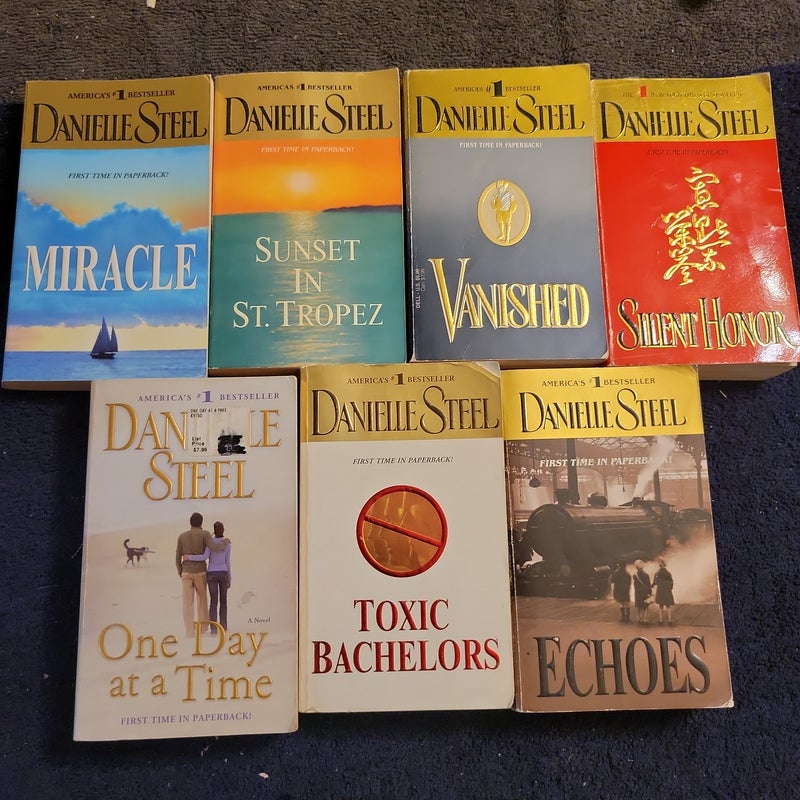 Danielle Steel Lot of 7 Paperbacks 