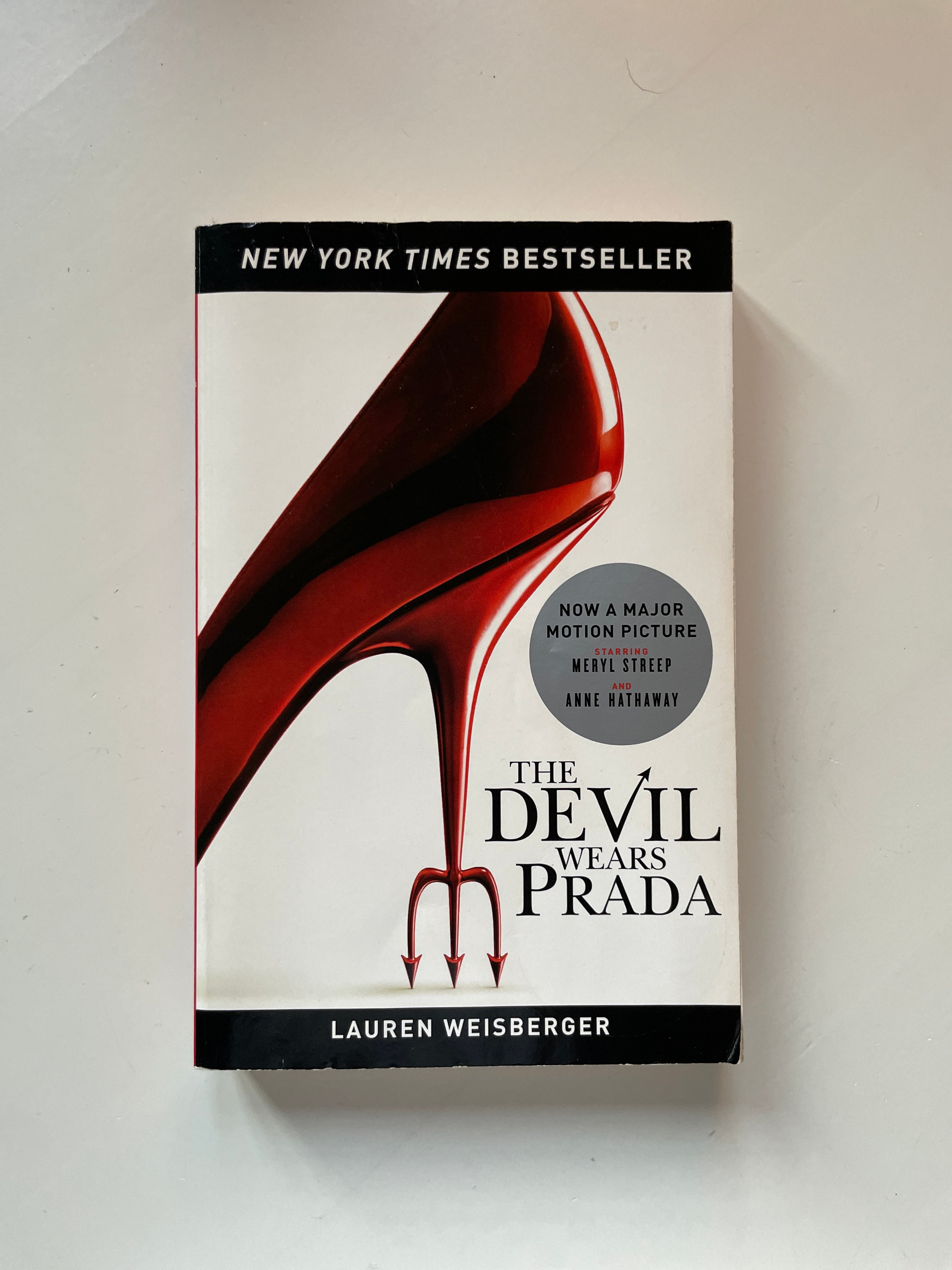 The Devil Wears Prada By Lauren Weisberger, Paperback | Pangobooks