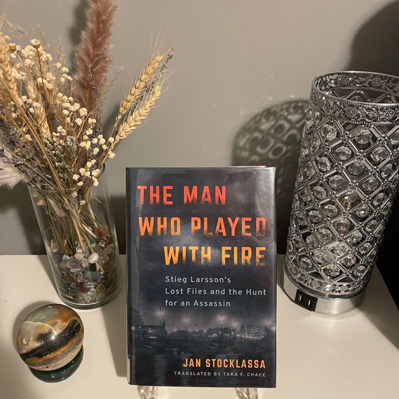 Livro the man who played with fire de jan stocklassa (inglês)