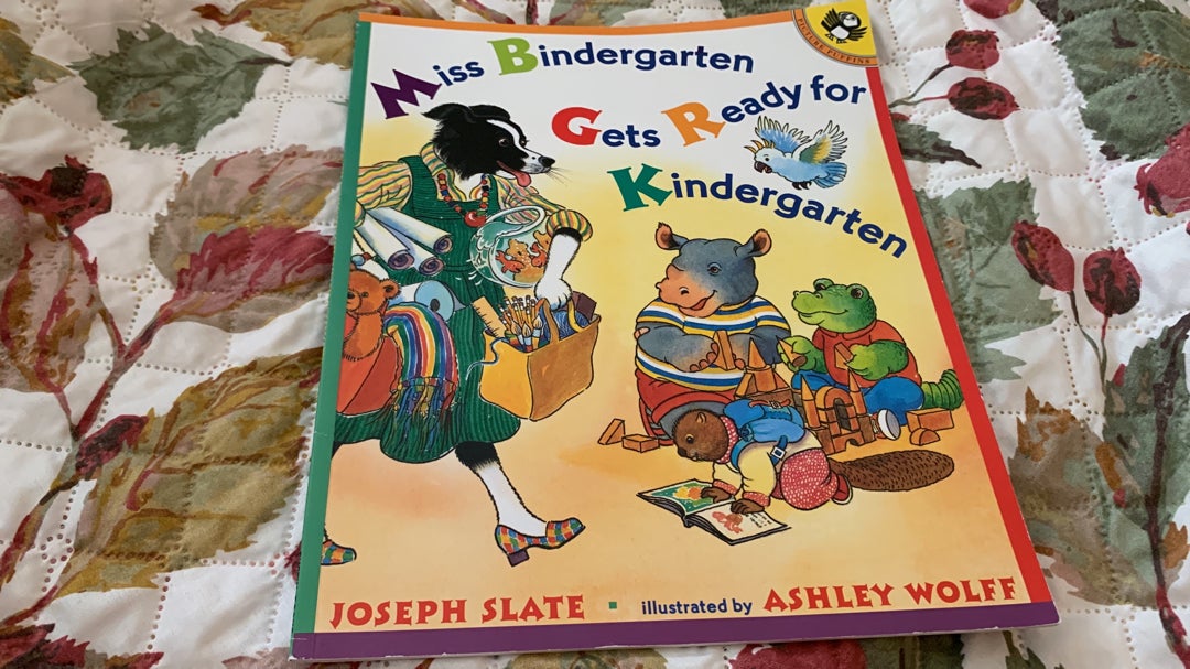 Miss Bindergarten Gets Ready for Kindergarten