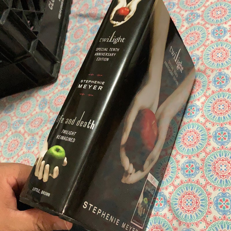 Twilight Tenth Anniversary/Life and Death Dual Edition