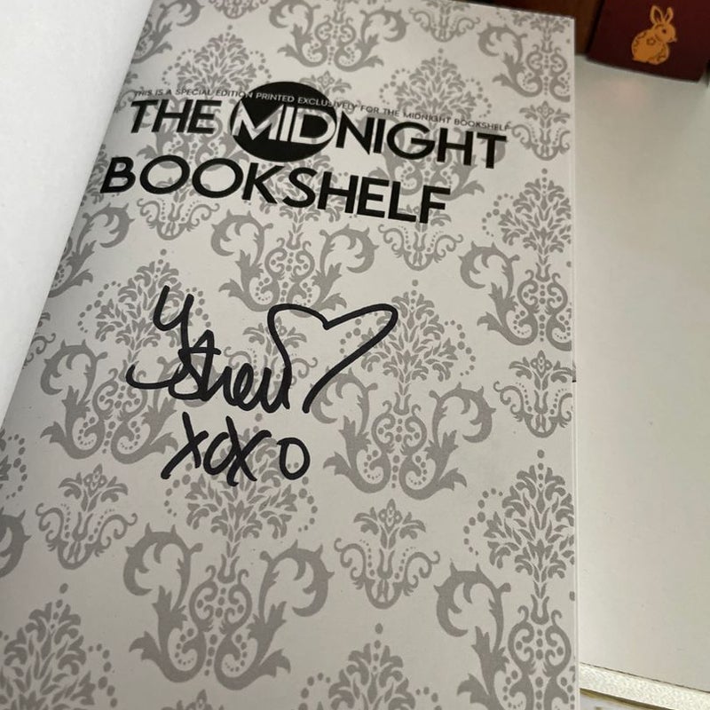 Pretty Reckless & Sparrow Midnight Bookshelf *SIGNED* 