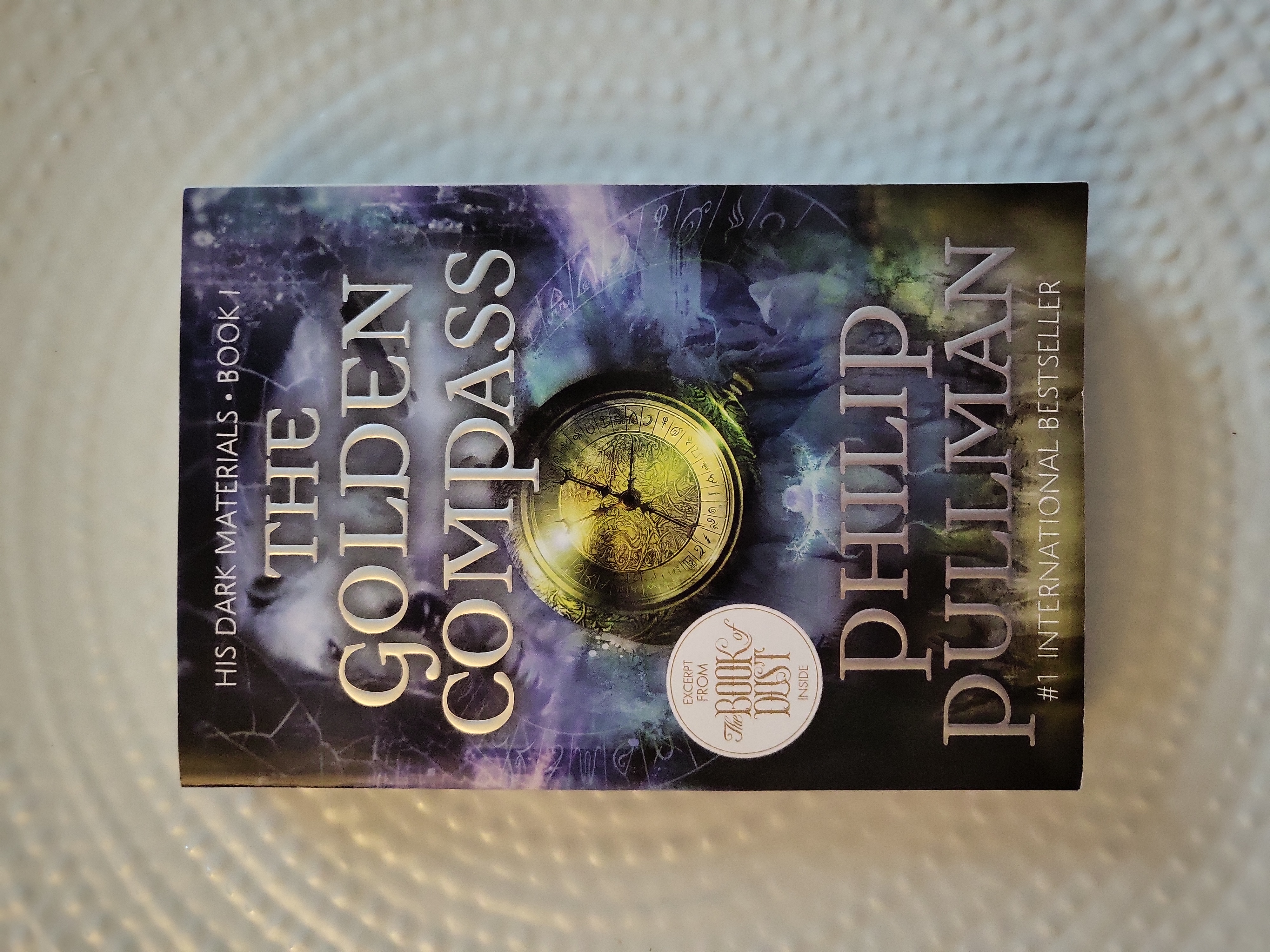 His Dark Materials: the Golden Compass (Book 1)