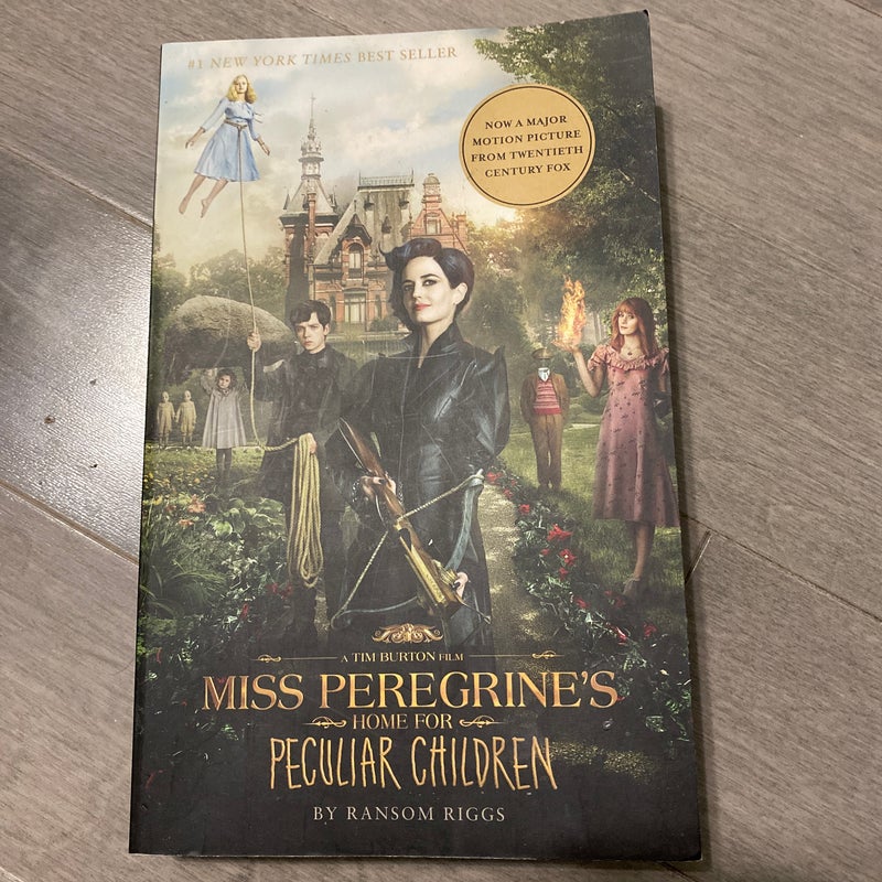 Miss Peregrine's Home for Peculiar Children (Movie Tie-In Edition)