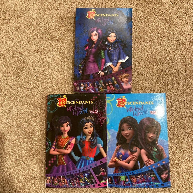 Disney Descendants Wicked World Graphic Novel Lot