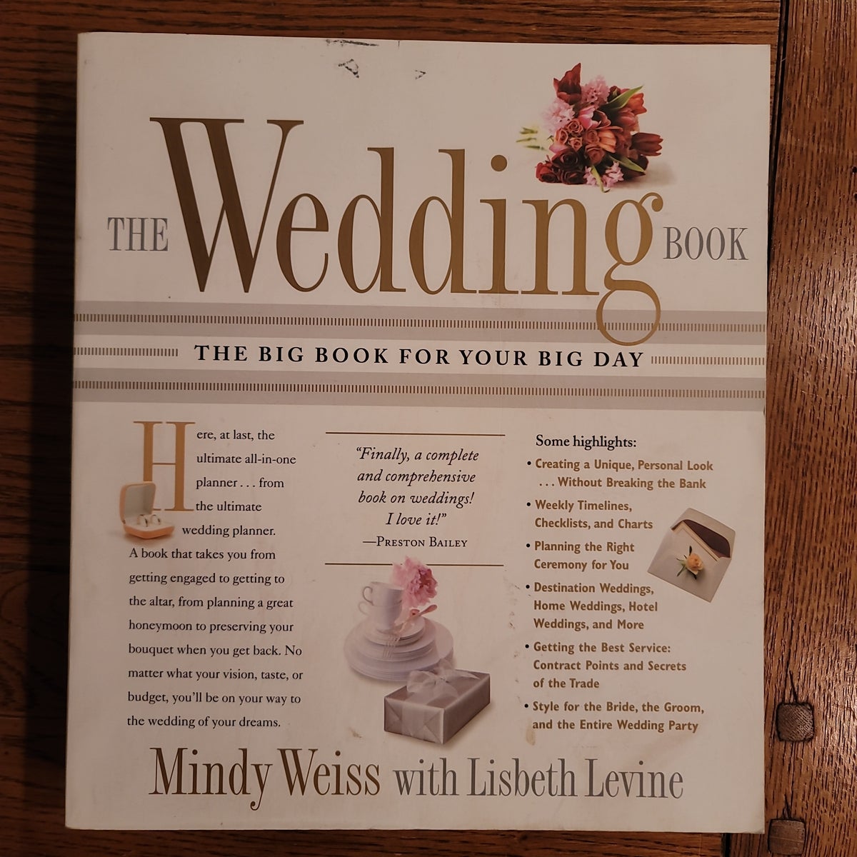 The Wedding Planner & Organizer by Mindy Weiss, Hardcover