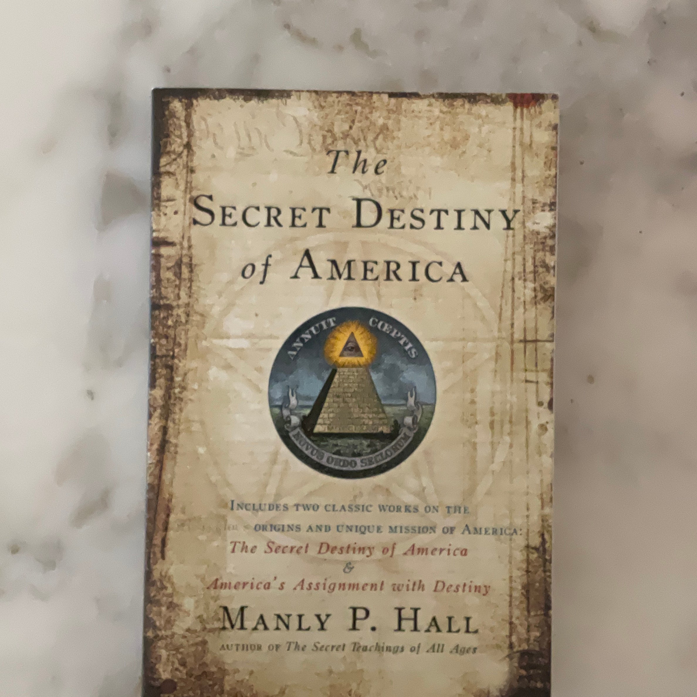 洋書 The Secret Destiny of America by Hall 9781722507121_p0_v2_s466x700.jpg