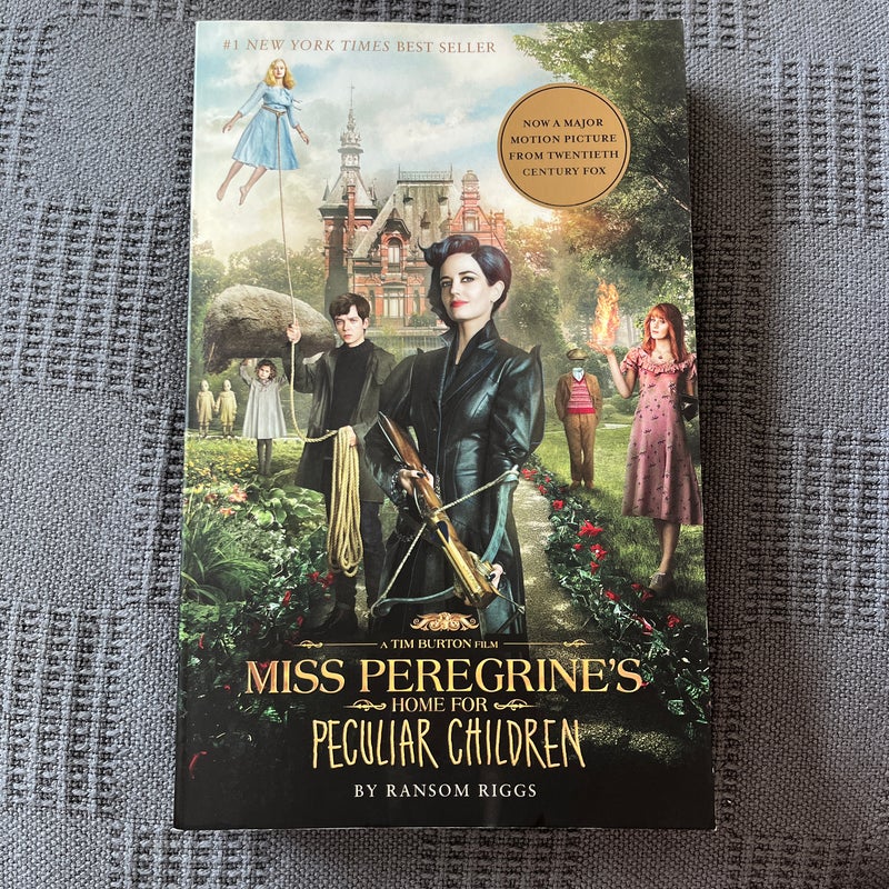 Miss Peregrine's Home for Peculiar Children (Movie Tie-In Edition)