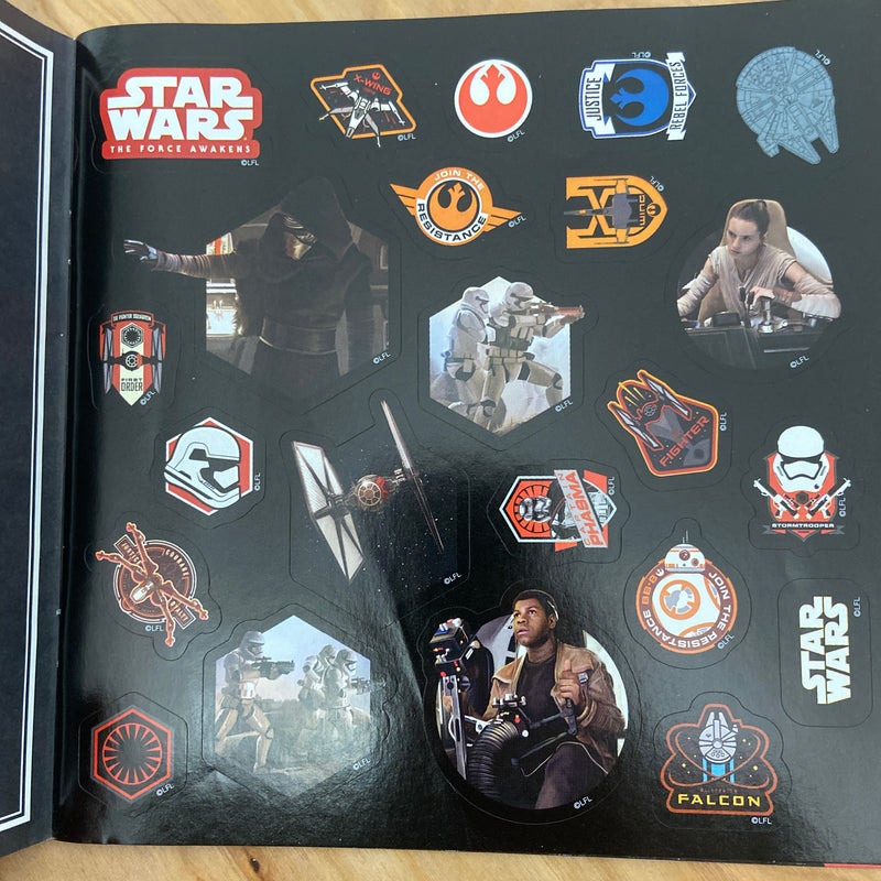 Star Wars the Force Awakens: Finn and Rey Escape! (Includes Stickers!) 