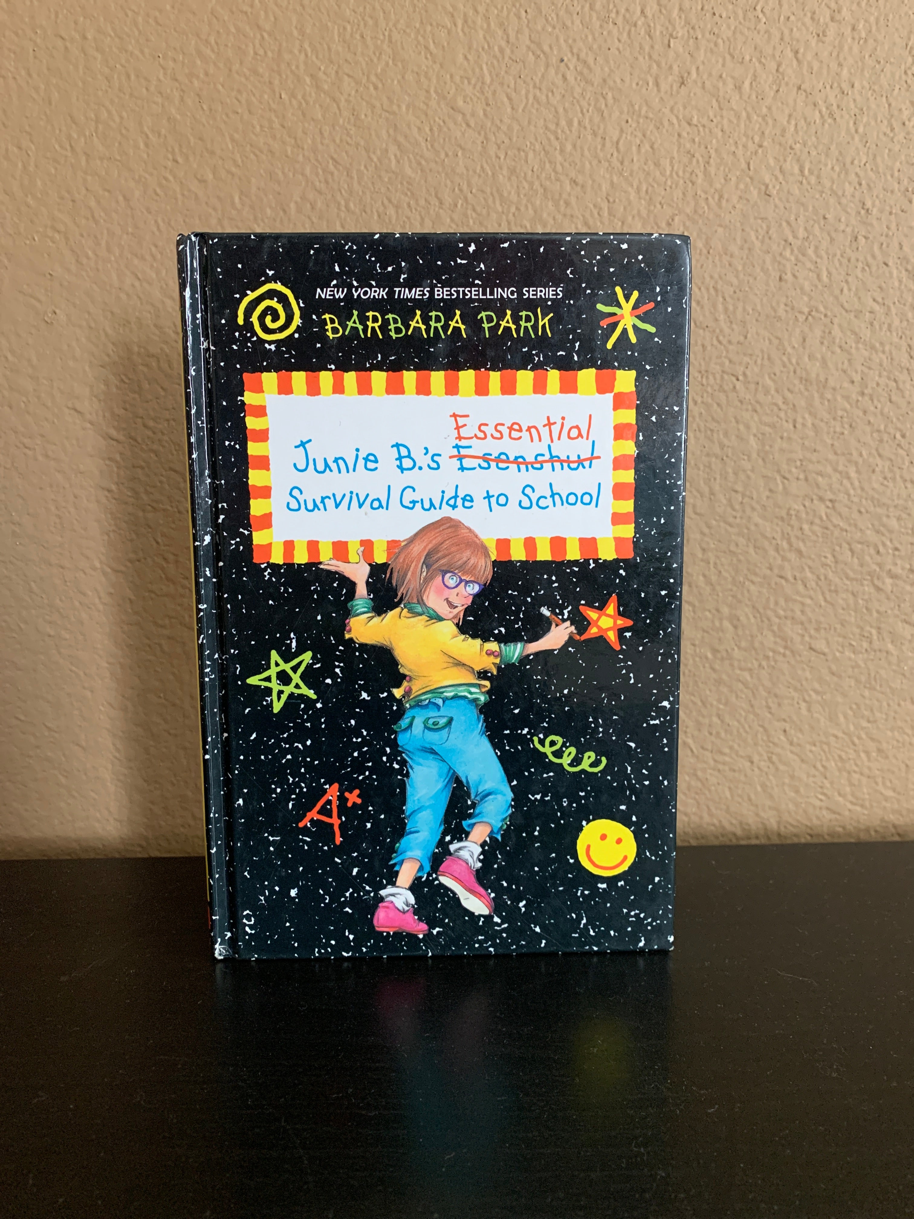 Junie B. 's Essential Survival Guide to School (Junie B. Jones)