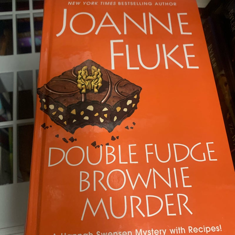 Double Fudge Brownie Murder. Large Print Hardcover 