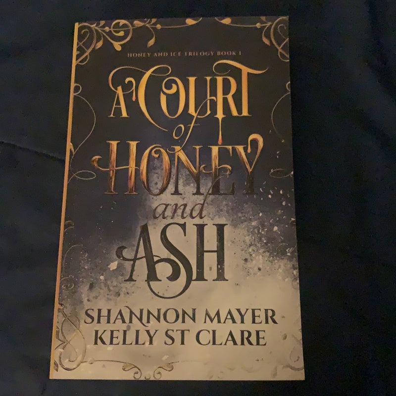 A Court of Honey and Ash