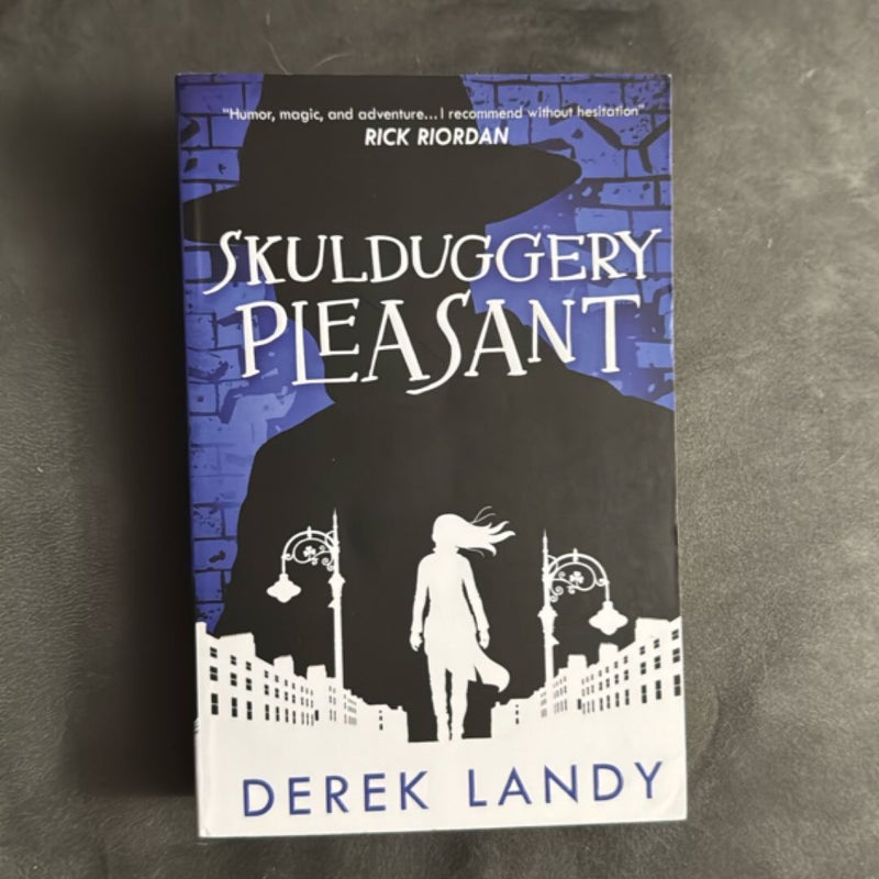 Seasons of War (Skulduggery Pleasant, Book 13)
