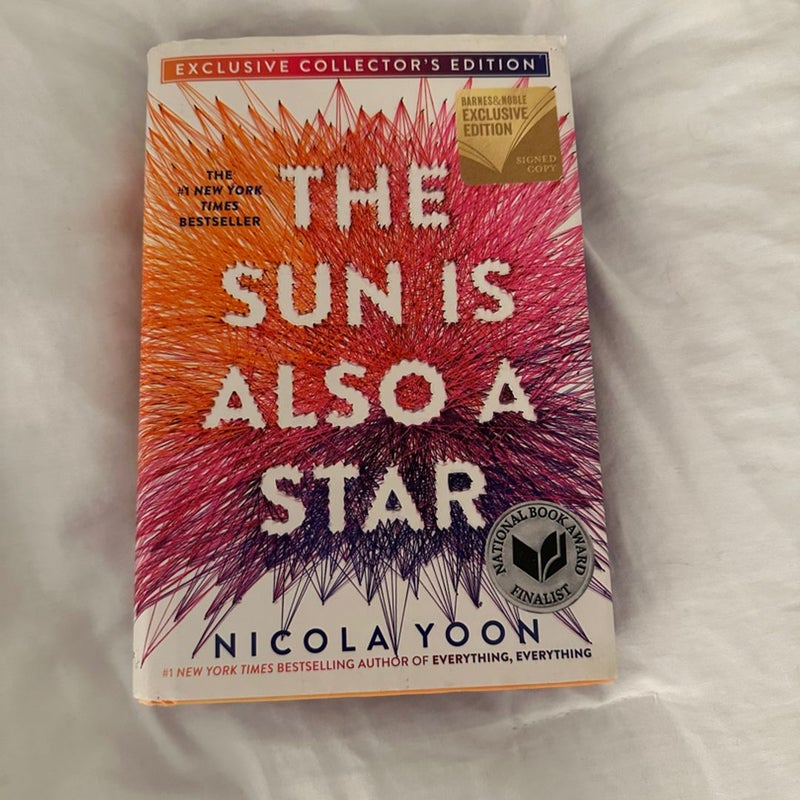 The Sun Is Also A Star (Barnes & Nobles Exclusive Edition)