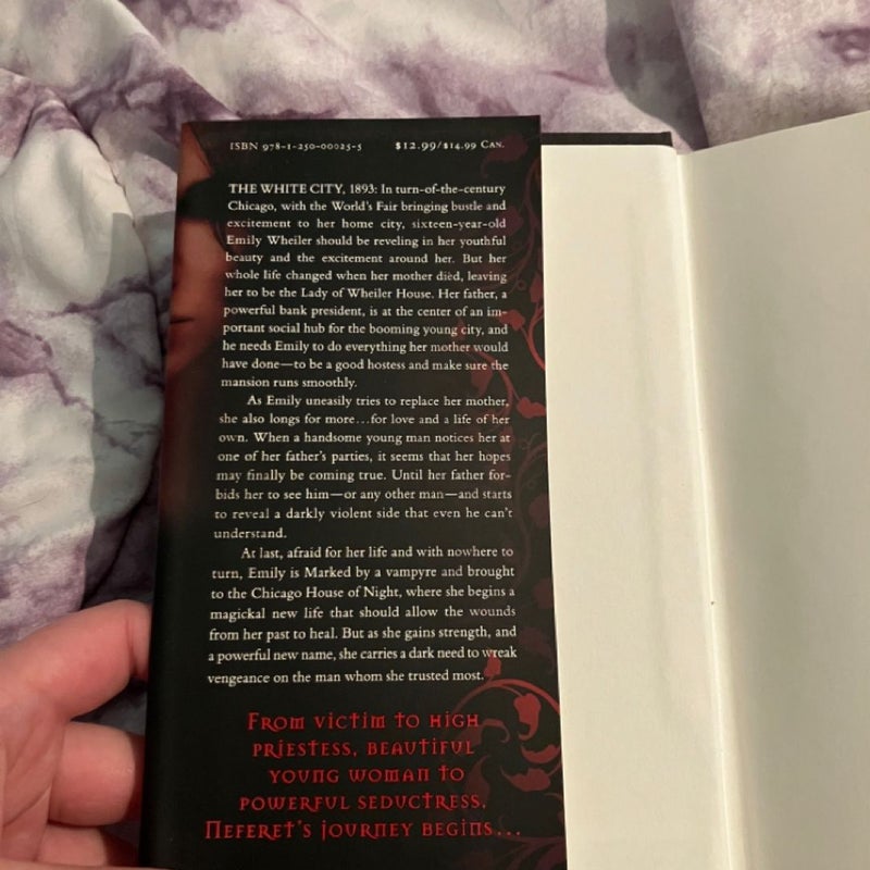 Neferet's Curse + The Fledgling Handbook 101