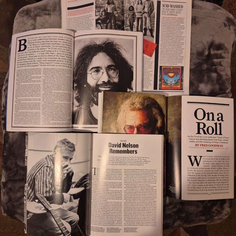 4 Magazines about The Grateful Dead/Jerry Garcia