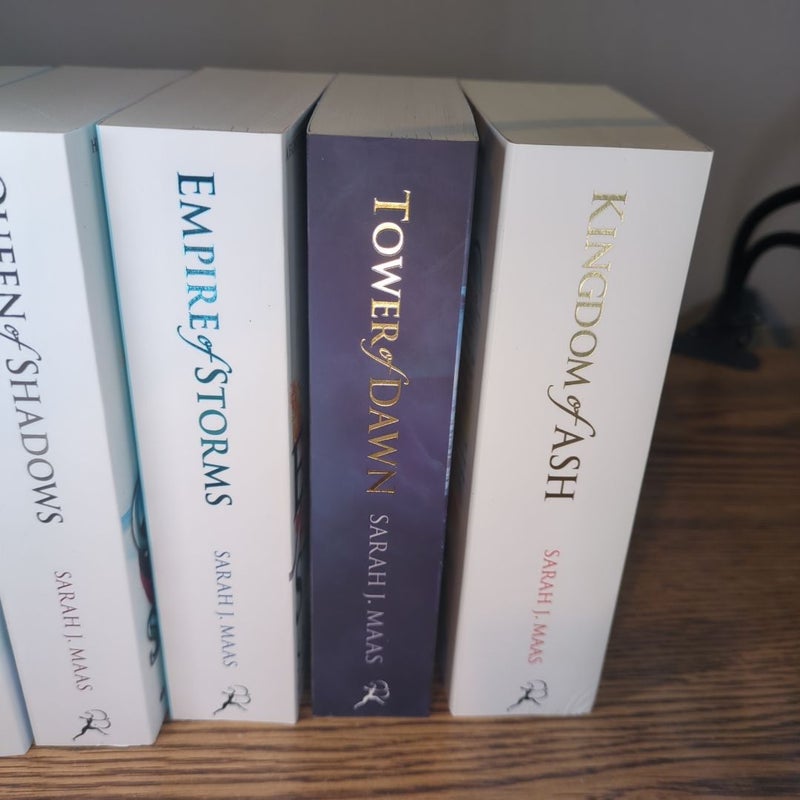 Throne of Glass Paperback Box Set