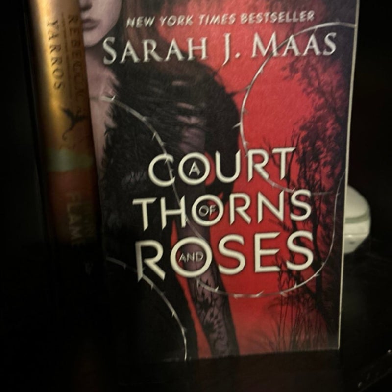 A Court of Thorns and Roses by Sarah J. Maas OG paperback