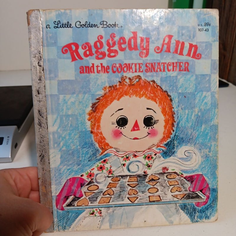 Raggedy Ann and the Cookie Snatcher