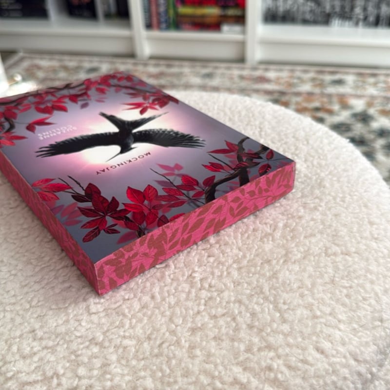 Mockingjay: Deluxe Edition (the Hunger Games, Book Three) by Suzanne ...