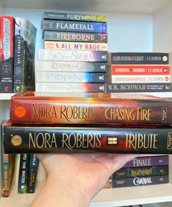 Nora Roberts Bundle: Chasing Fire, Tribute