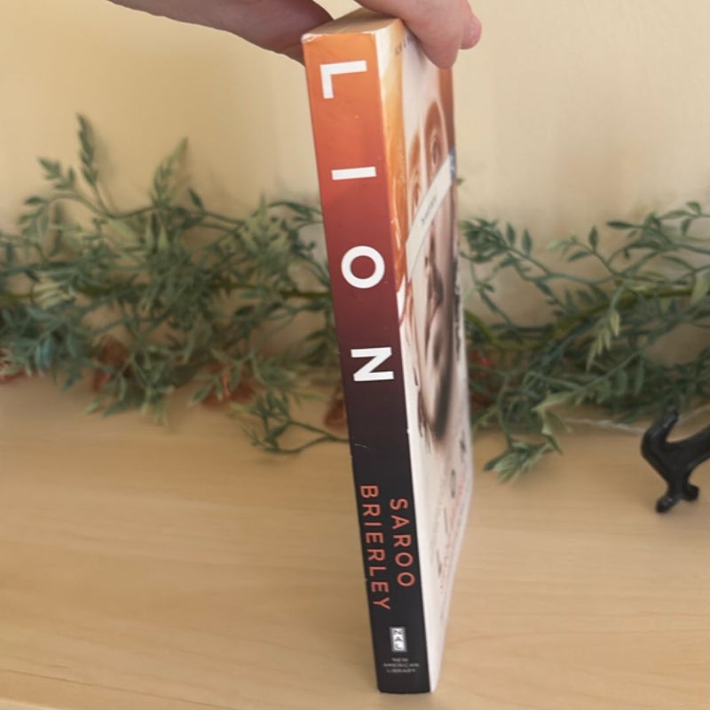 Lion (Movie Tie-In)