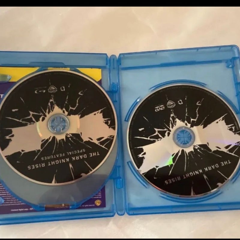 The Dark Knight Rises (Blu-ray/DVD Combo+UltraViolet Digital Copy) DVDs