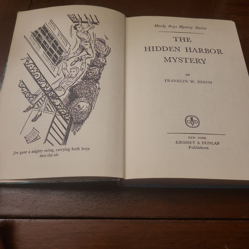 Hardy Boys 14: the Hidden Harbor Mystery