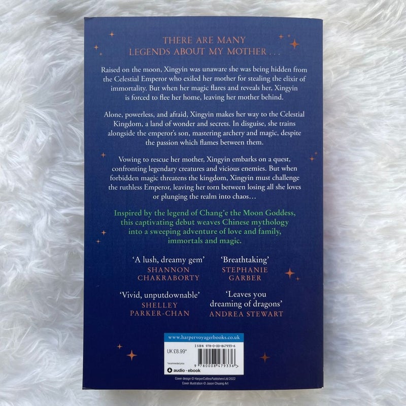 Daughter of the Moon Goddess and Heart of the Sun Warrior UK Paperback Set
