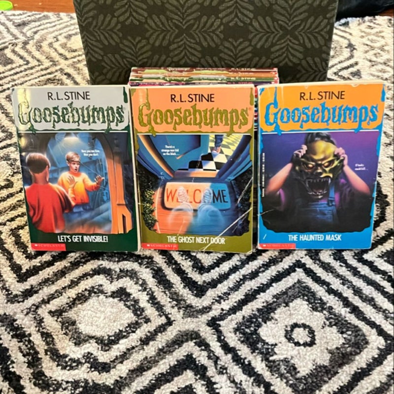 Goosebumps 16 Book Lot