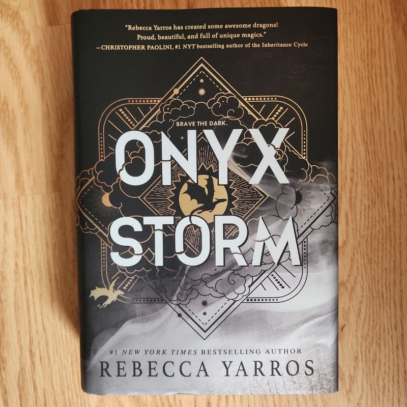 Onyx Storm (Standard Edition)