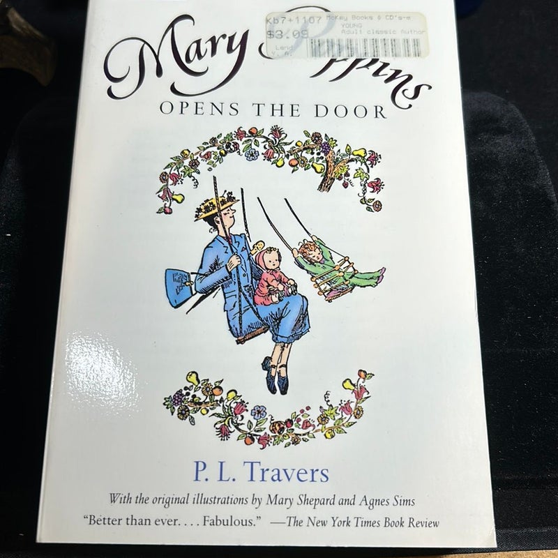 Lot of 2 Mary Poppins Books : Mary Poppins in the Park & Mary Poppins Opens the Door 