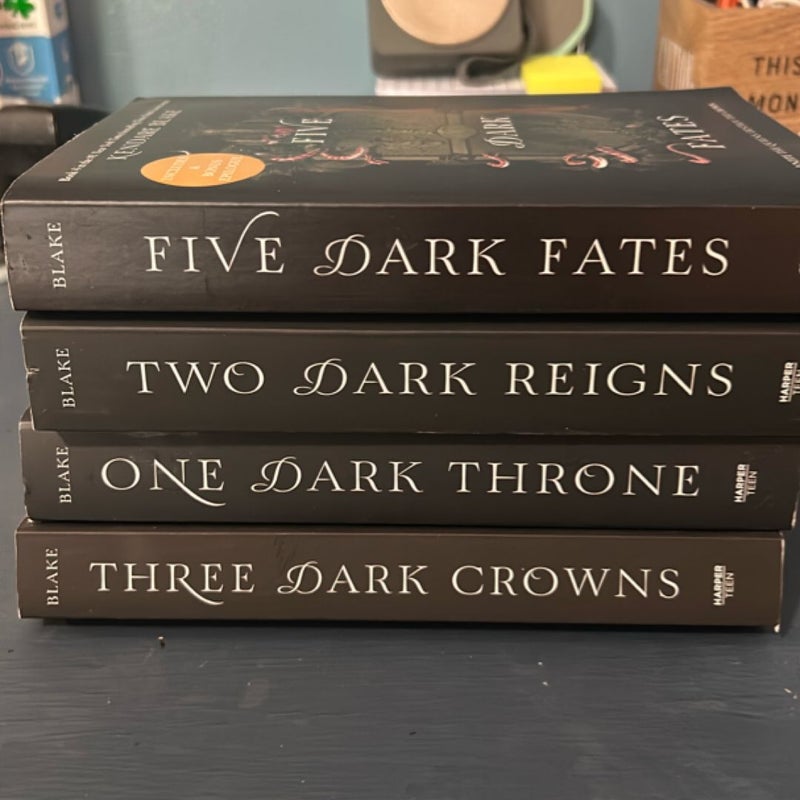 4 book bundle Three Dark Crowns
