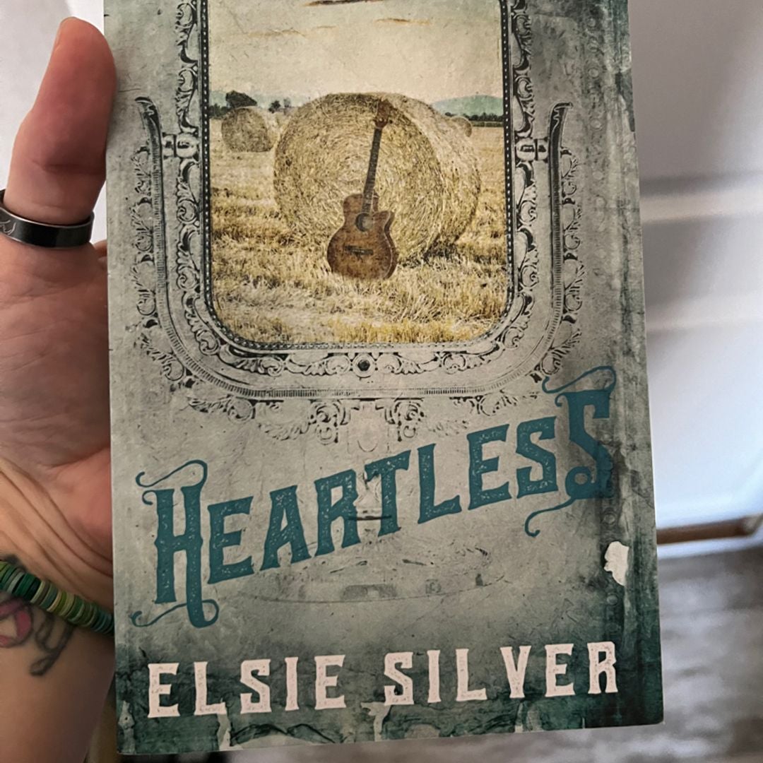 Heartless by Elsie silver , Paperback | Pangobooks