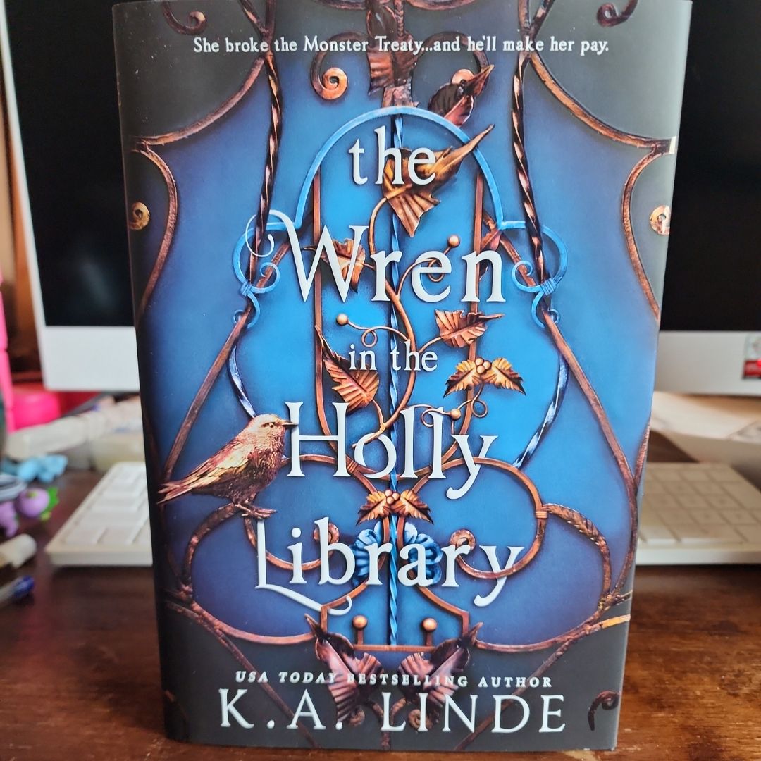 The Wren in the Holly Library (Deluxe Limited Edition)
