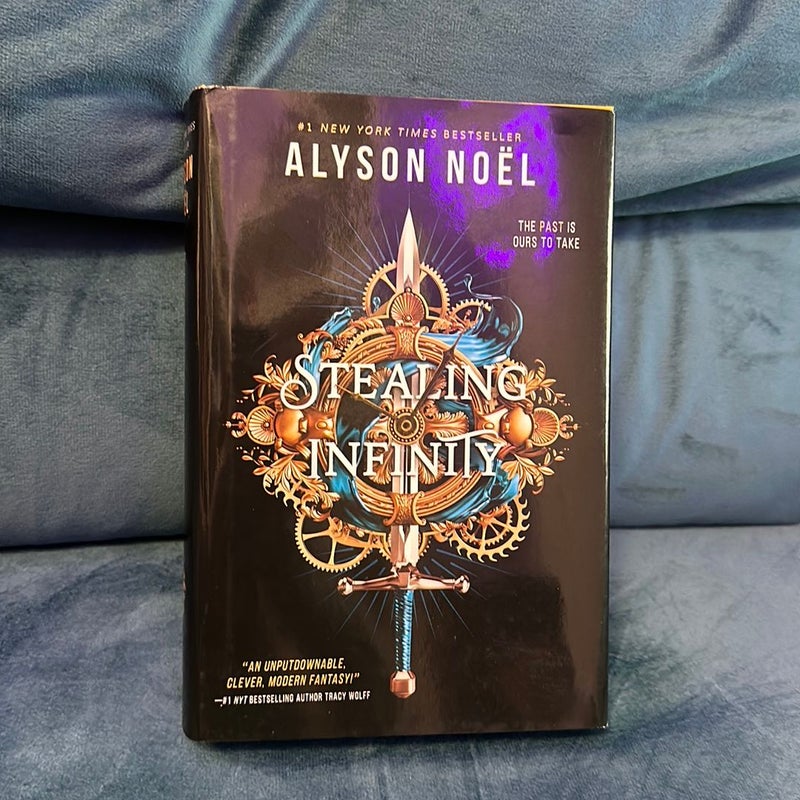 Stealing Infinity by Alyson Noël, Hardcover | Pangobooks