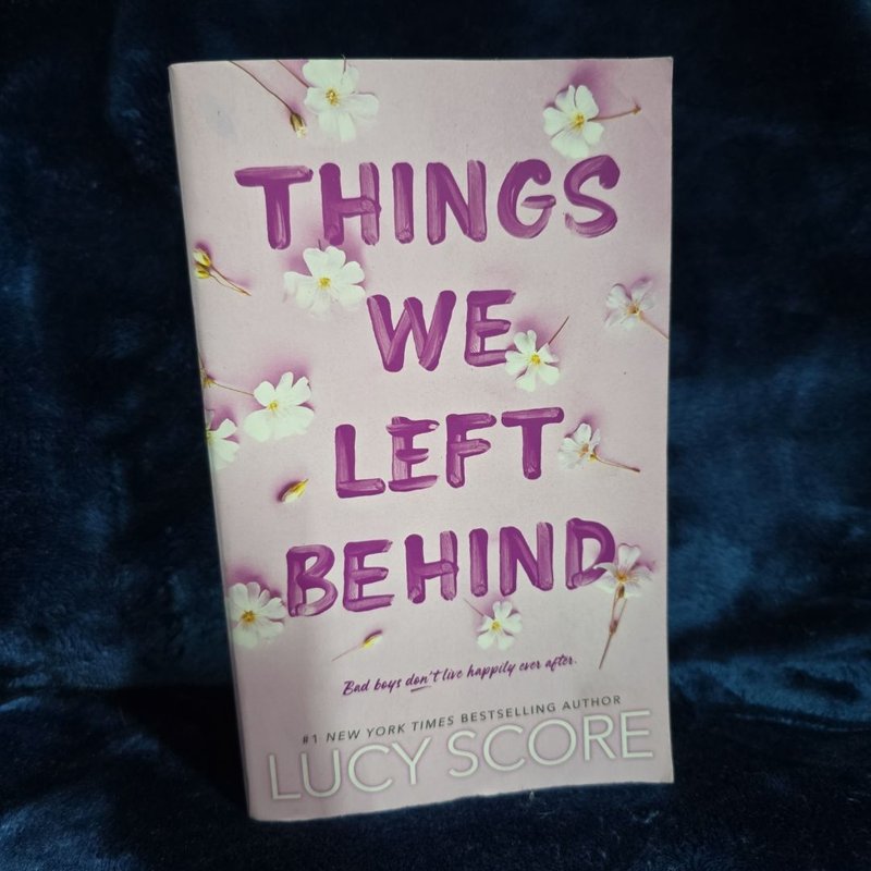 Things We Left Behind by Lucy Score, Paperback | Pangobooks