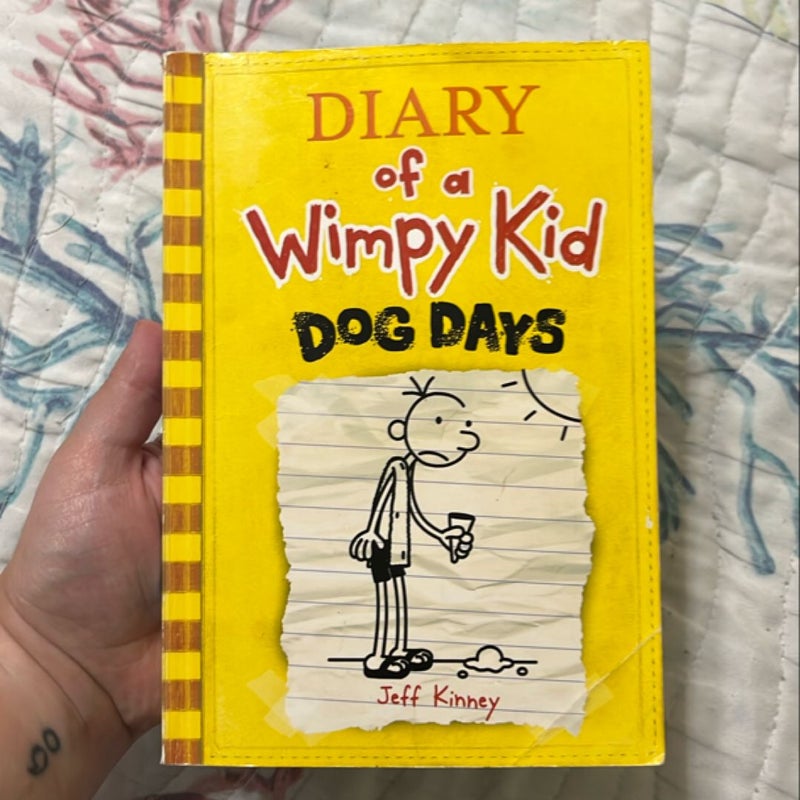 Dog Days (Diary of a Wimpy Kid #4)