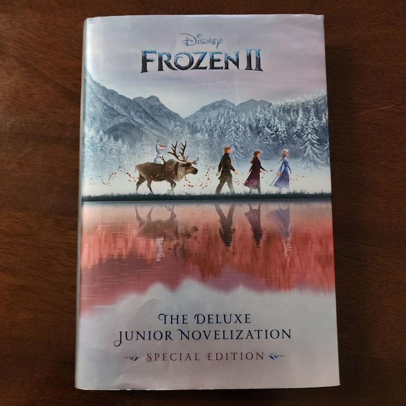 Frozen 2: the Deluxe Junior Novelization (Disney Frozen 2)