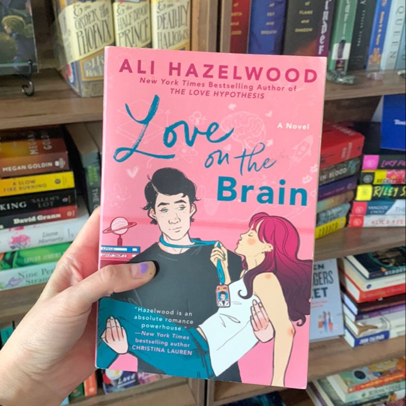 Love on the Brain by Ali Hazelwood, Paperback | Pangobooks