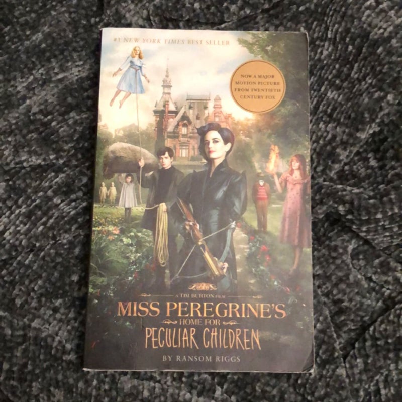 Miss Peregrine's Home for Peculiar Children (Movie Tie-In Edition)