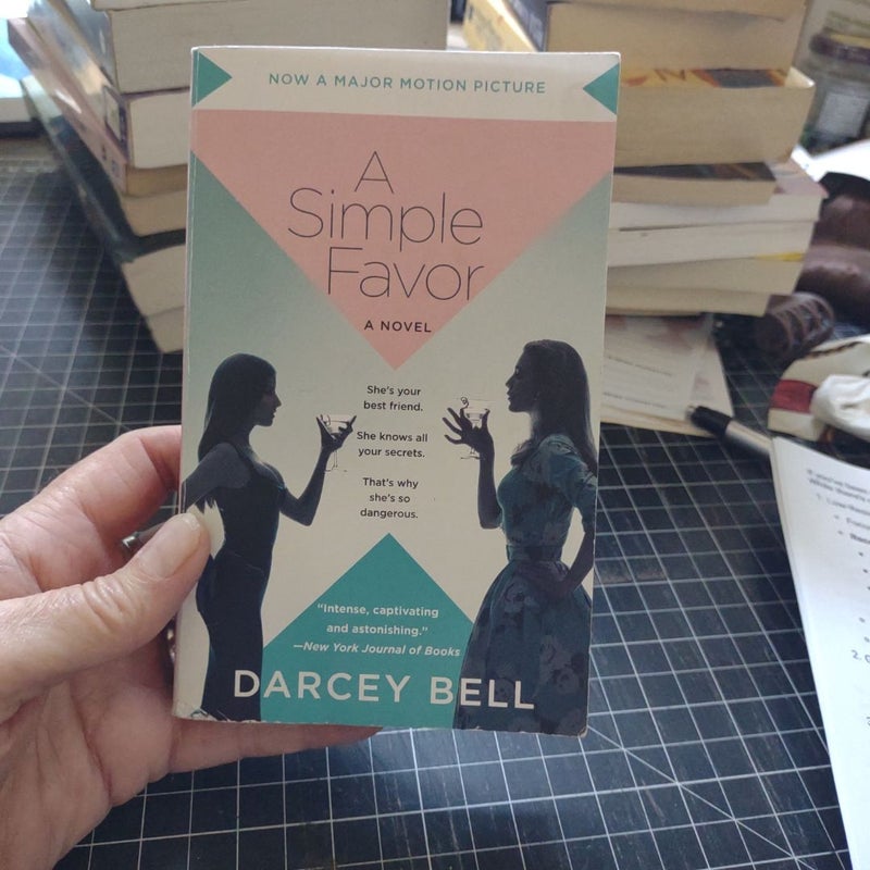 A Simple Favor [Movie Tie-In]