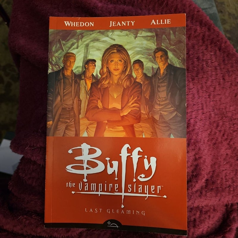 Buffy the Vampire Slayer Season 8 set. TPB. 