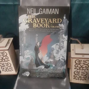 The Graveyard Book Graphic Novel: Volume 1