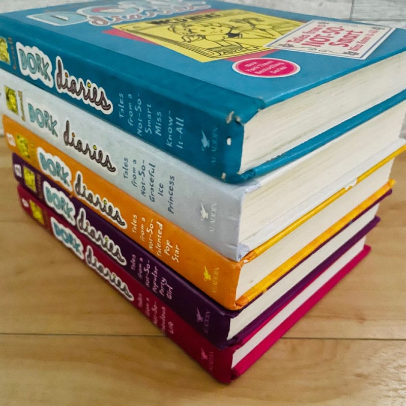 Dork Diaries Starter Set, Books 1-5