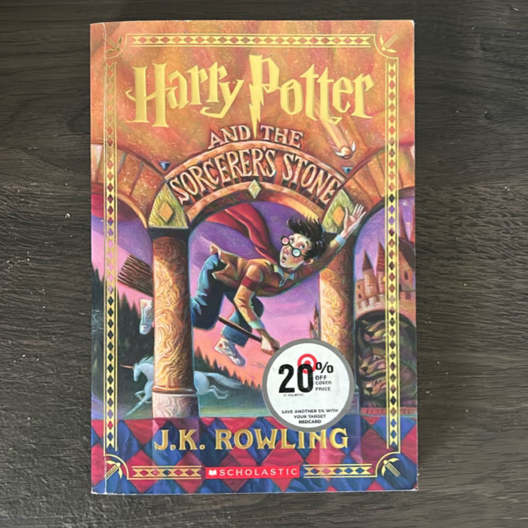 Harry Potter and the Sorcerer's Stone (Harry Potter, Book 1)
